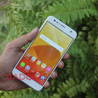 Zenfone 4 Selfie_2 gs