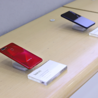 Setelah Cuma Dijual Online, Realme Kini Bisa Dibeli di Toko Hape