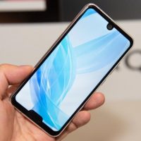 Sharp Aquos R2 Compact