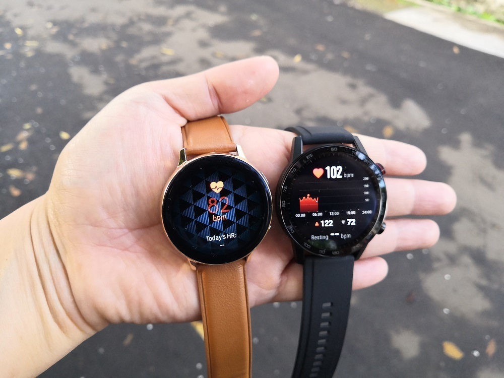 Хонор Мэджик вотч 2 46мм. Honor Magic watch 2 vs Huawei watch gt 2. Зарядка для самсунг вотч 2. Galaxy watch 2 зарядка.