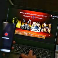 Pelanggan Telkomsel Bisa Nonton Film Produksi Lionsgate Secara Premium nonton film Lionsgate di MAXstream Telkomsel