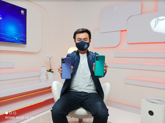 Alvin Tse dengan Redmi Note 10 5G