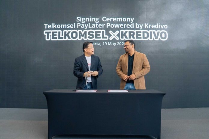 Kolaborasi Telkomsel dan Kredivo Telkomsel PayLater (1) Kolaborasi Telkomsel dan Kredivo Telkomsel PayLater (1)