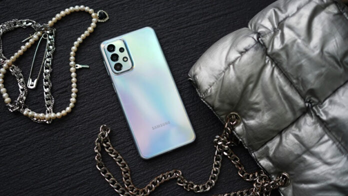 Samsung Galaxy A23 5G Silver Prism (1)