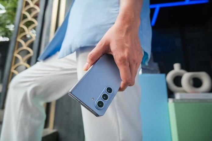 Samsung Galaxy Fold 5 (2) (1) Samsung Galaxy Fold 5 (2) (1)