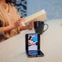 3 Cara Bikin Video Vlog Cuma Bisa Pakai Hp Lipat Samsung Galaxy Z Flip5 (1) (1)