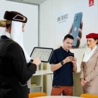 Enaknya! Awak Kabin Emirates Diberi Fasilitas iPhone dan iPad (1)