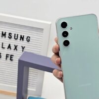 Samsung Galaxy S23 FE b