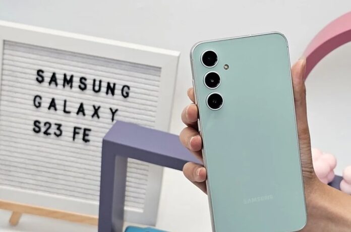 Samsung Galaxy S23 FE b