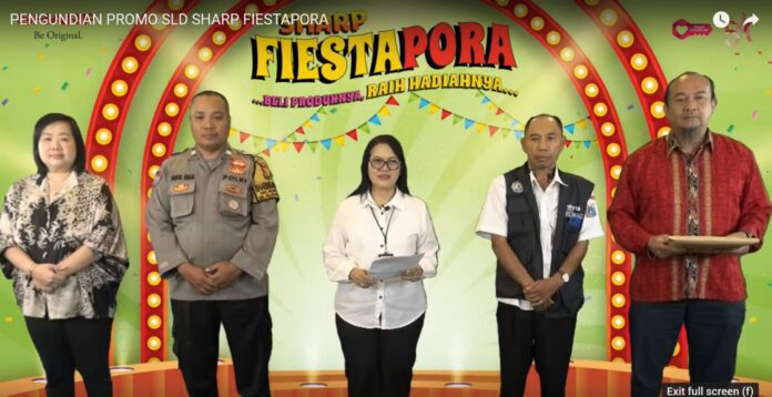 014 - Foto 2 - Perwakilan Sharp Indonesia beserta para saksi menyaksikan program pengundian Sharp Fiestapora