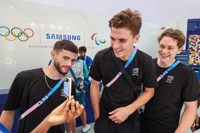 Samsung Galaxy AI Samsung Galaxy Z Flip 6 Interpreter (5) (1) Samsung Galaxy AI Samsung Galaxy Z Flip 6 Interpreter (5) (1)