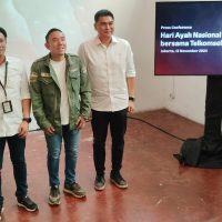 Love U Ayah #TeleponSebelumTerlambat Telkomsel Ajak Anak Muda Lebih Sering Ngobrol dengan Orang Tua!!