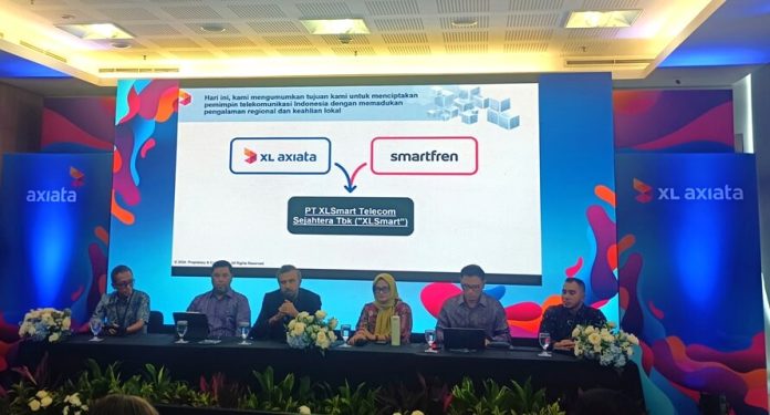 XL Axiata dan Smartfren Resmi Merger (1) XL Axiata dan Smartfren Resmi Merger (1)