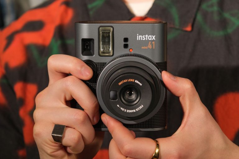 Instax Mini 41 Resmi Meluncur ! Desain Keren, Foto Ciamik Tanpa Ribet Instax Mini 41 Resmi Meluncur ! Desain Keren, Foto Ciamik Tanpa Ribet