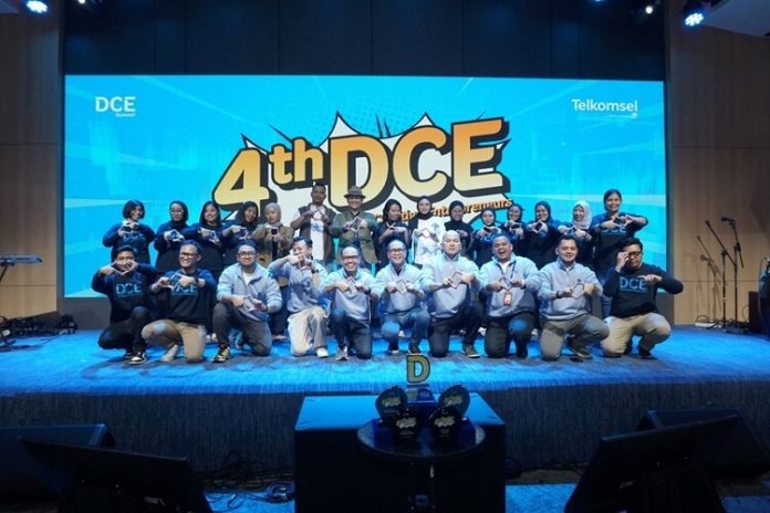 Telkomsel Upgrade UKM Lokal Lewat AI di Digital Creative Entrepreneurs Summit 2025 (1) Telkomsel Upgrade UKM Lokal Lewat AI di Digital Creative Entrepreneurs Summit 2025 (1)
