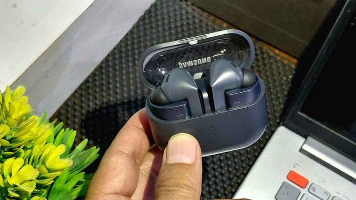 Samsung Galaxy Buds 3 FE (5) (1) Samsung Galaxy Buds 3 FE (5) (1)